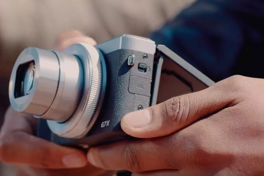 Aparat Canon PowerShot G7X Mark III srebrny